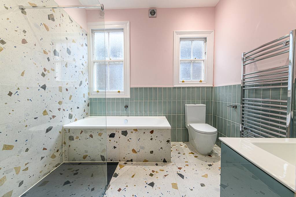How To Add Colour To Your Luxury Bathroom