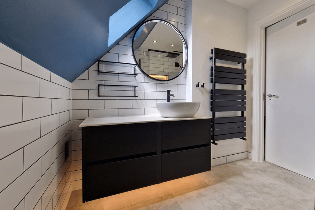 Luxurious and Bold Bathroom in Bromley